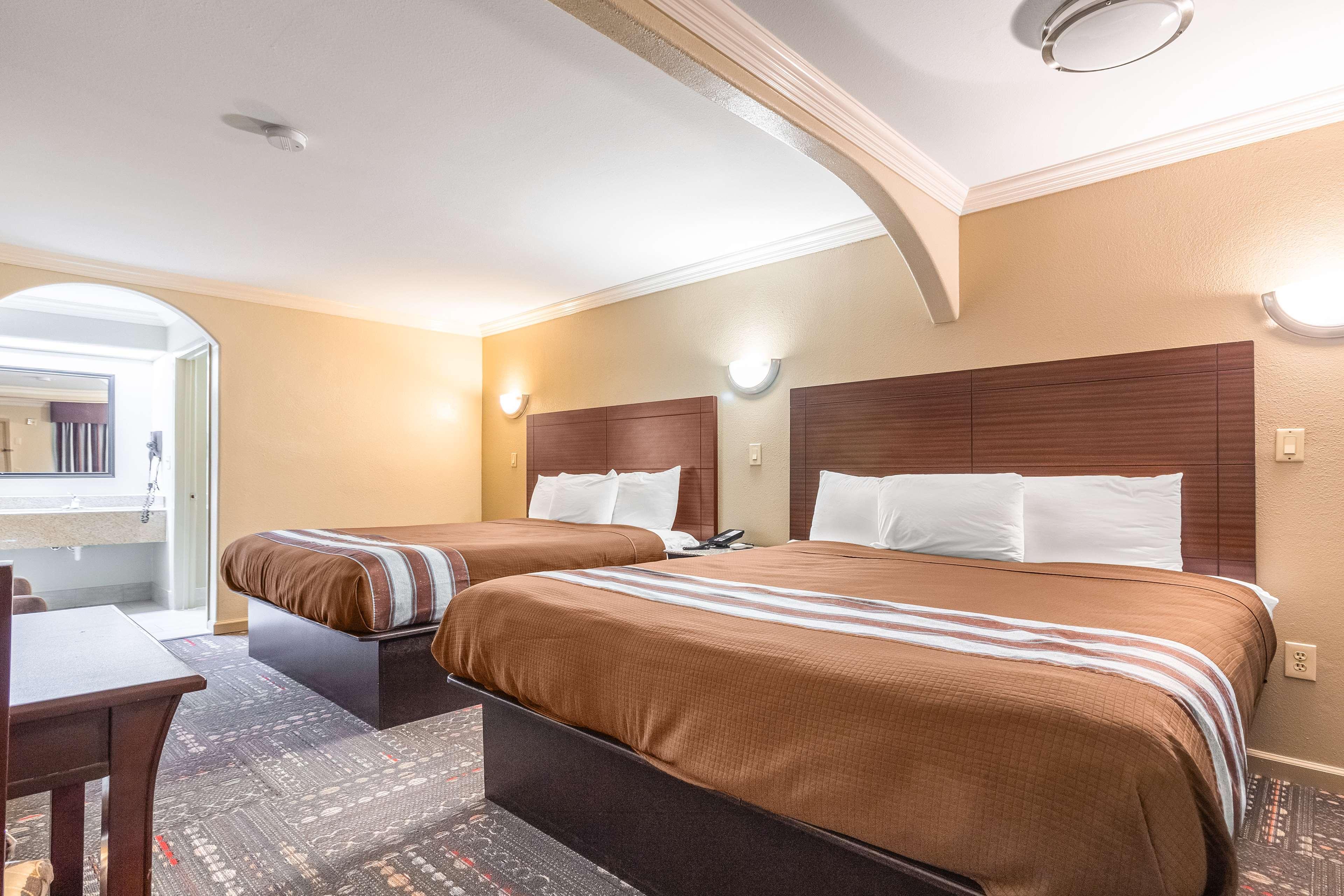 Hotel Dan Inn Uberaba & Convencoes By Nacional Inn Exterior photo