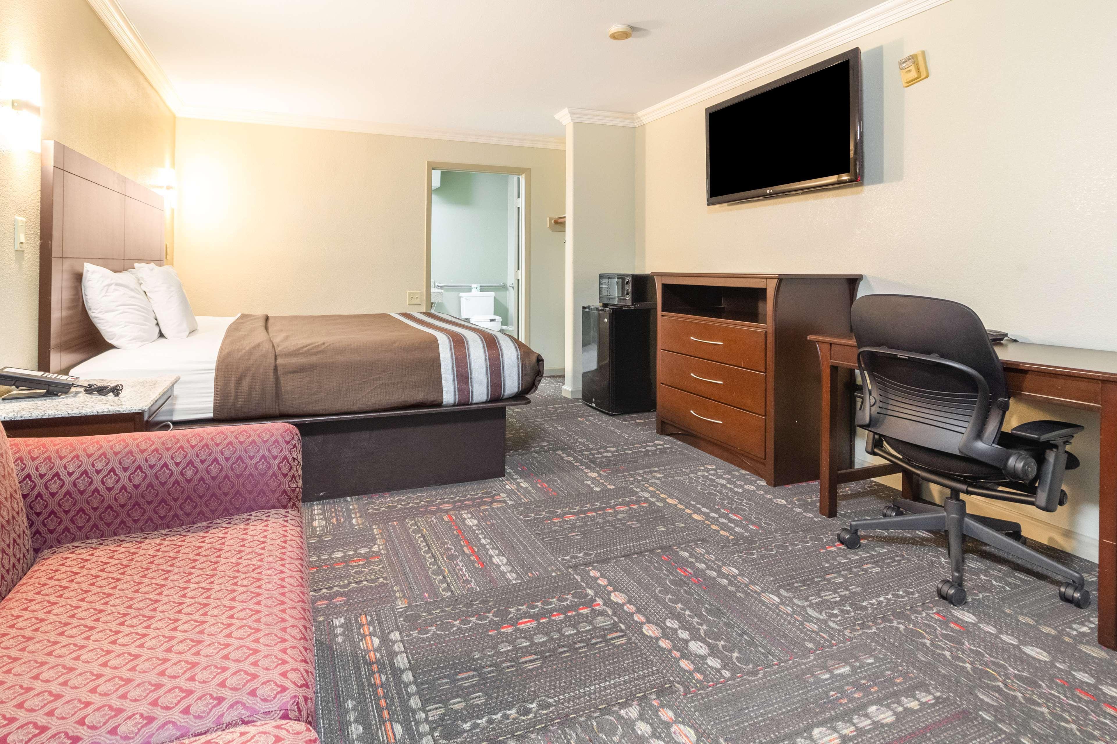 Hotel Dan Inn Uberaba & Convencoes By Nacional Inn Exterior photo